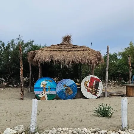 Zulu Beach Bungalow 2 Кемпинг Влёра
