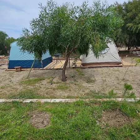 Zulu Beach Bungalow 2 Кемпинг