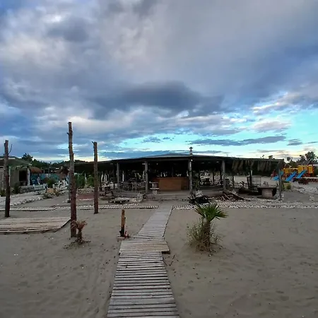 Zulu Beach Bungalow 2 キャンプ場 *
