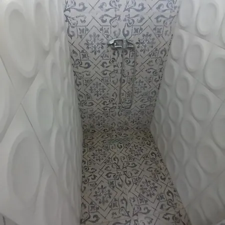 Zulu Beach Bungalow 2 キャンプ場 Vlorë